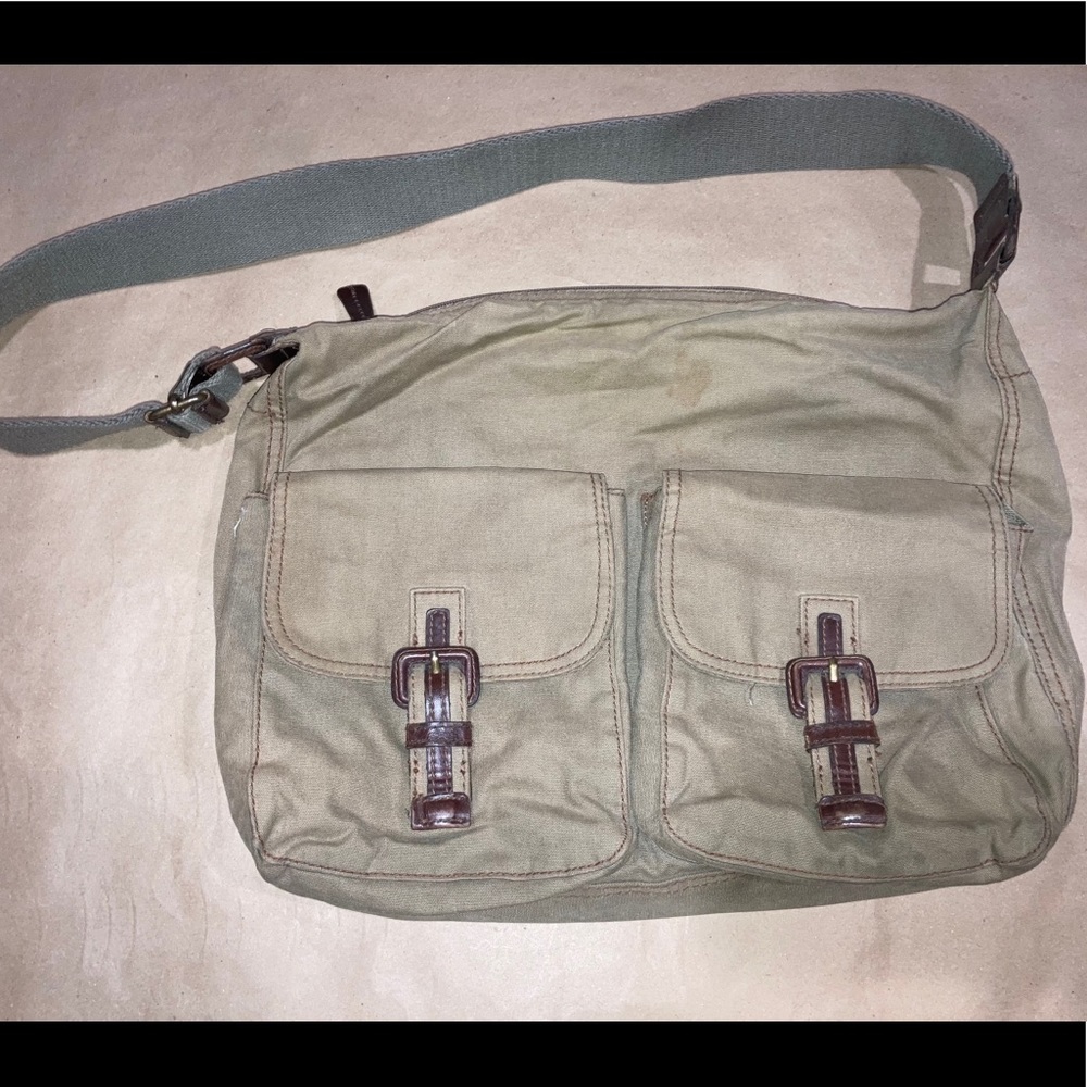 Clearance 🛍 Green fossil bag.
